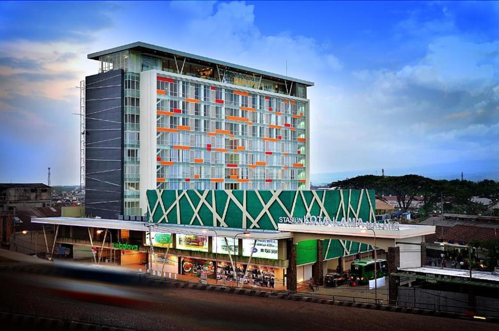 Ascent Premiere Hotel And Convention Malang Bagian luar foto